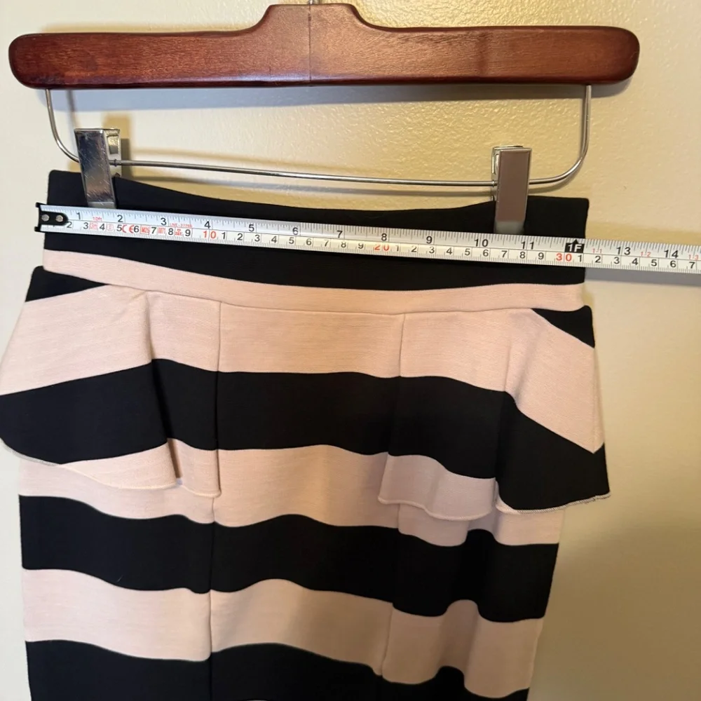 Kenzie Bold Black and Tan Stripe Bodycon Skirt with Ruffled Peplum Detail  sz XS